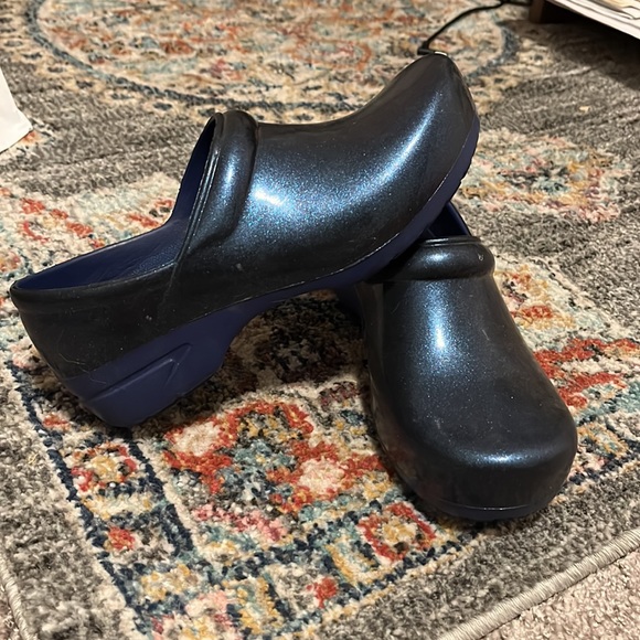 Sparkly Blue Nurse Clogs - Picture 2 of 3